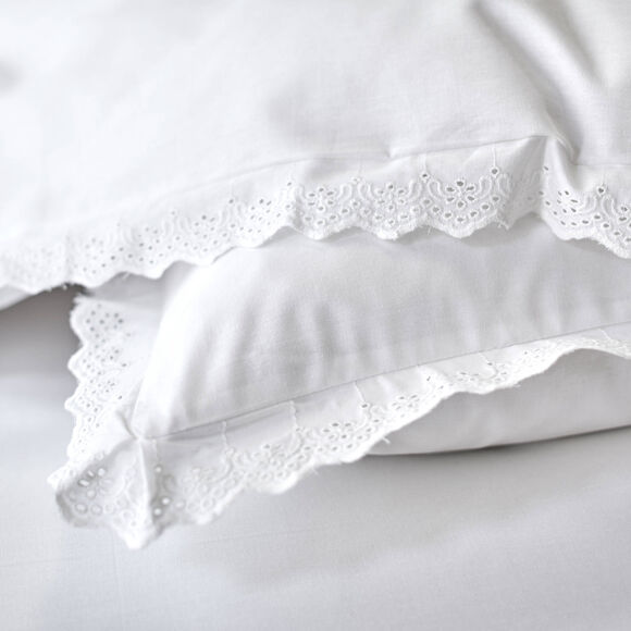 Linge de lit blanc brodé Colombine® (blanc) Linge de lit blanc brodé Colombine® (blanc)